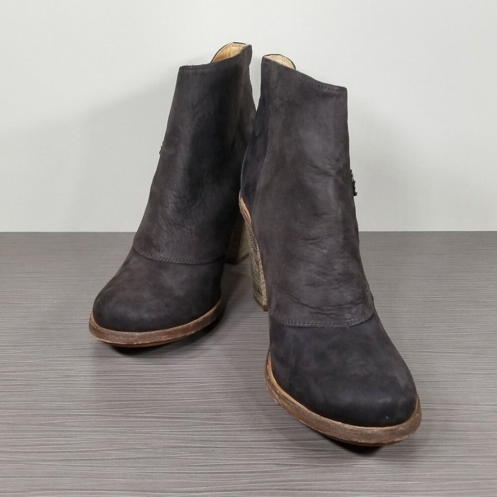 Timberland Black Ankle Boots with Brown Heel - Picture 4 of 11